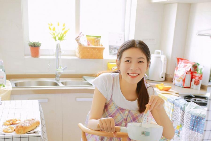 重庆女伴游空姐战语欣