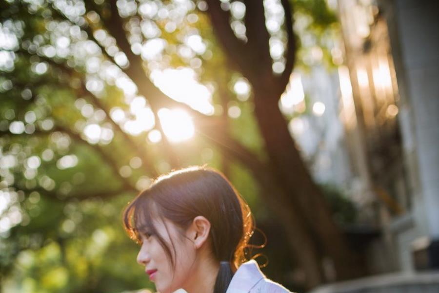 三亚陪游女孩调酒师蓝熙祎